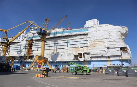 PAX On Location The Largest Cruise Ship In The World Unpacking