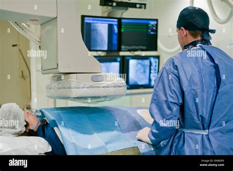 Cardiac Catheterization Lab Hi Res Stock Photography And Images Alamy