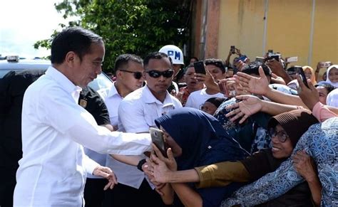 Presiden Jokowi Beri Sinyal Penegerian Universitas Darussalam Ambon