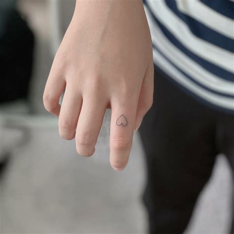 17 Finger Heart Tattoo Ideas To Inspire You