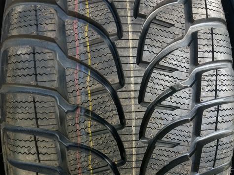 BRIDGESTONE BLIZZAK LM-80 NAUJOS R18 - Visi ET