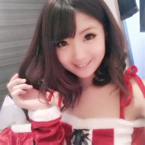 Maya Kawamura Pretty Selfie