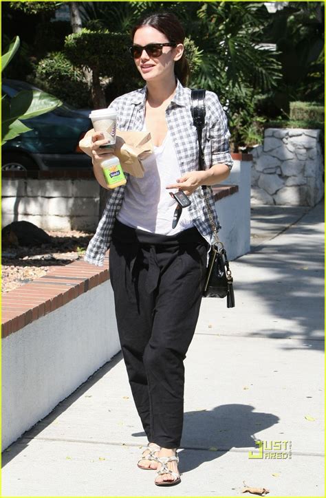 Rachel Bilson Gets Naked With The Bagel Broker Photo Rachel