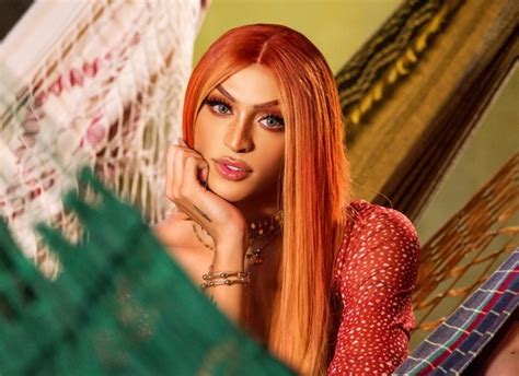 Pabllo Vittar anuncia turnê internacional para 2022 Santa Portal