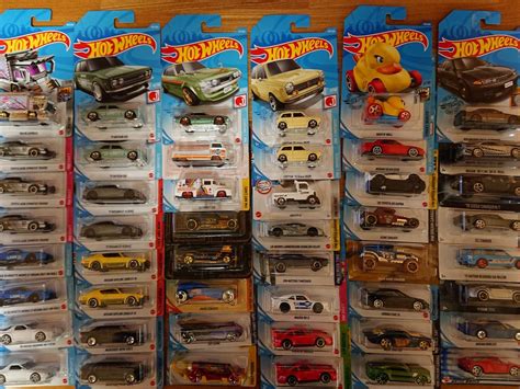 Yahoo オークション Hot Wheels ホットウィール 未開封 台セット
