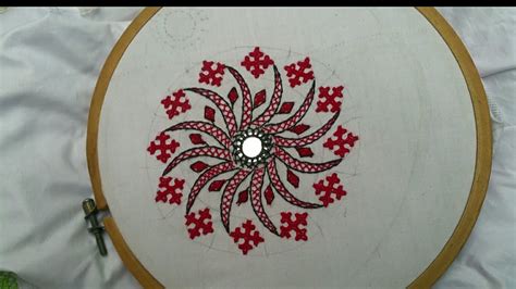 Kutch Work Sindhi Kadhi Gujrati Stitch Circle Design With Basic Motifs