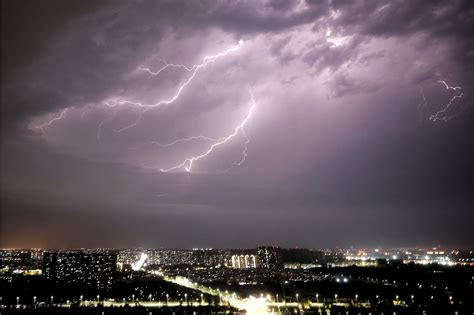 分散性雷阵雨 局地大风、冰雹！北京两区发布黄色预警 京报网