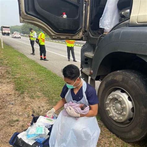 Doktor Kongsi Pengalaman Sambut Bayi Dalam Treler Di Tepi Lebuh Raya