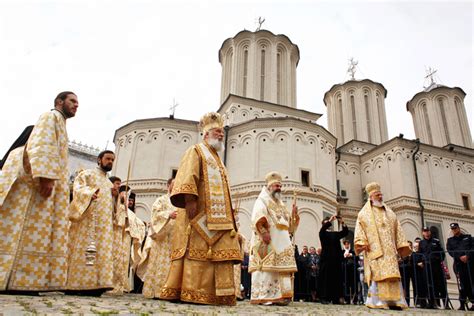 BOR cere neutralitate politică din partea clerului Opțiunea politică