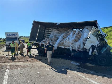 Trecho da BR 277 sentido interior do Paraná é liberado após