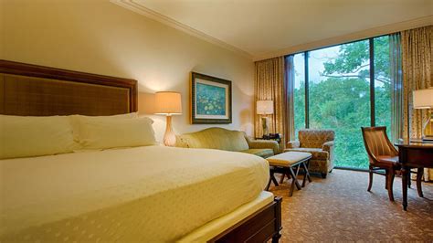 Escape In The City Of Houston - The Houstonian Hotel, Club & Spa ...