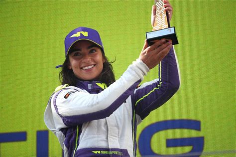 Jamie Chadwick To Return To W Series Joins Jenner Racing