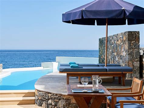 Luxury Hotel Suites With Private Pools