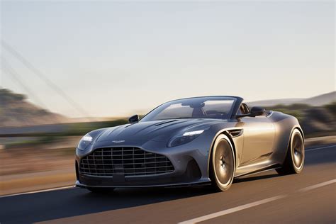 Aston Martin Dévoile La Db12 Volante Son Nouveau Cabriolet De 680 Ch