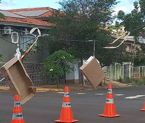 Caminh O Derruba Fia O Na Joaquim Murtinho Em Campo Grande Riscos E