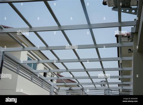 Structure of steel roof frame for construction Stock Photo - Alamy