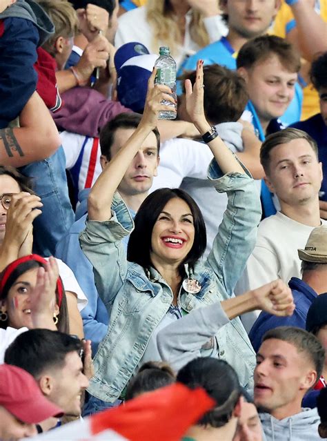 Photo Helena Noguerra Dans Les Tribunes Lors Du Match De Poule A De