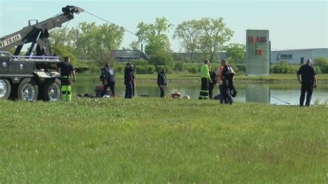 Woman Body Pulled From Car With Ga Plates Submerged In Ohio Pond