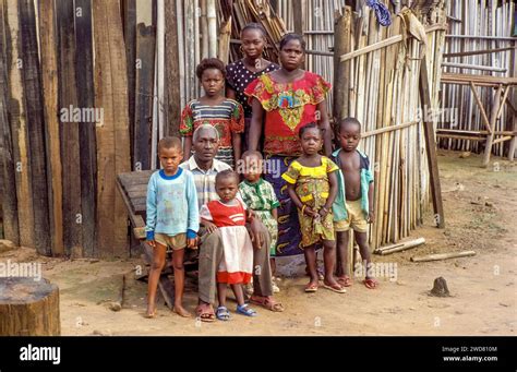 Polygamy Africa Hi Res Stock Photography And Images Alamy