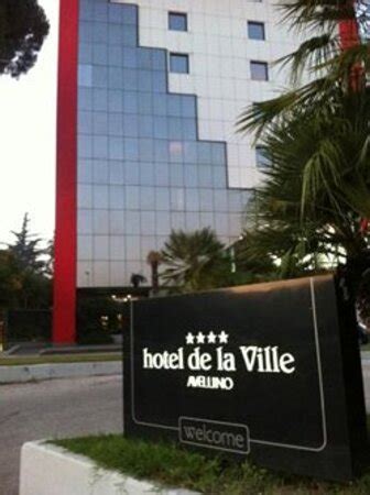 Hotel De La Ville Avellino Italien Omd Men Och Prisj Mf Relse