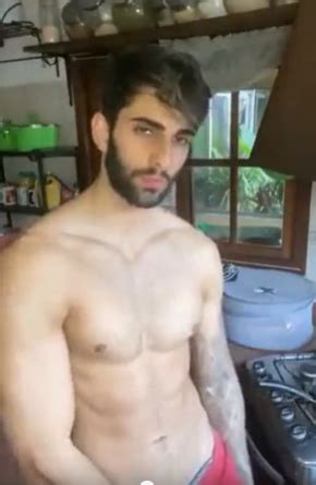 Who Are These HOT Hunks Forums