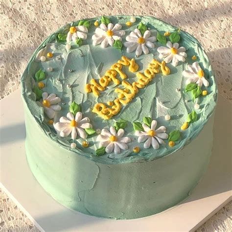 Pin By Khushitiwarii On Aesthetic Food Simple Birthday Cake Cute