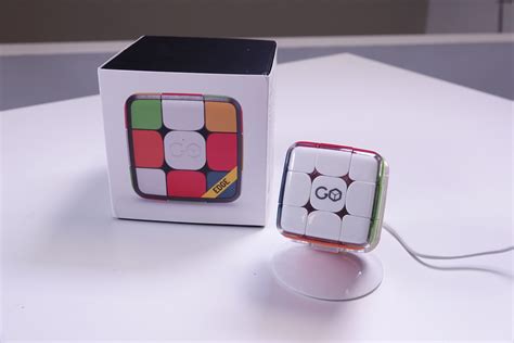 Gocube Review Can This Gadget Teach You How To Solve A Rubiks Cube