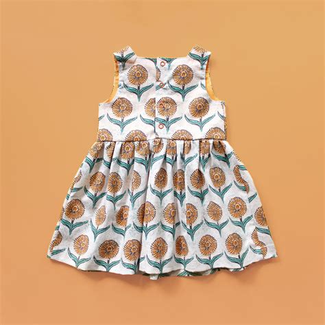 Daisy Dress Pattern – OhMeOhMySewing