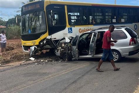 Acidente Entre Carro E Nibus Deixa Um Homem Ferido Em Abadia De Goi S