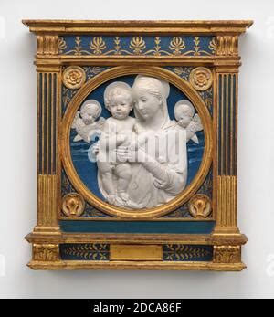 Vierge à l enfant avec chérubins par Andrea Della Robbia relief en