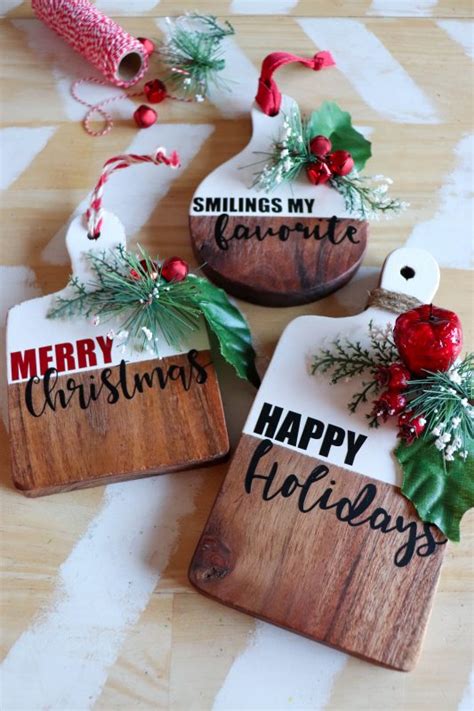 How to Make Holiday Cutting Board Signs » Homemade Heather