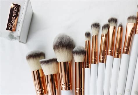 Bh Signature Rose Gold Brush Set Charm