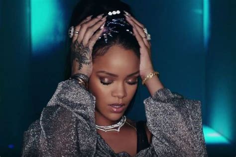 Play Assista Ao Clipe De Calvin Harris E Rihanna This Is What You