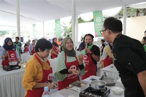 Istri Driver Gojek Bisa Tambah Penghasilan Hingga Rp 4 Juta Per Bulan