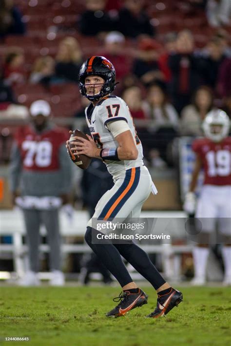 Oregon State Beavers QB Ben Gulbranson drops back to pass in the game ...