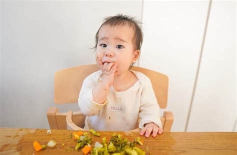 離乳食からの手づかみ食べはなぜいいか？ ホワイト歯科クリニックの健口ブログ