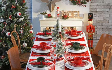 Idee E Ispirazioni Decorare Un Tavolo Per Natale Eminza