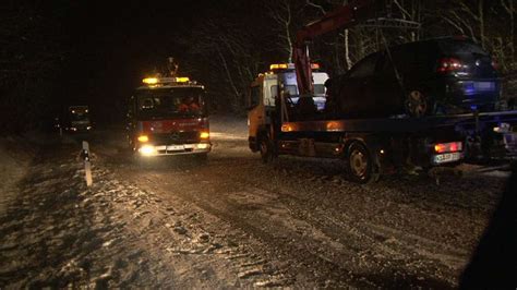 Fotos T Dlicher Unfall Auf Der Bundesstra E B Bei Grebenstein