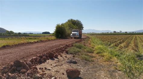 Se Beneficia A Productores Del Campo Con Rehabilitaci N De Caminos Saca