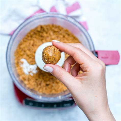 These Peanut Butter Protein Balls are the PERFECT Clean Eating Snack ...