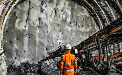 Percement Réussi Dans Le Tunnel Smp4 Lyon Turin Pour Les équipes D