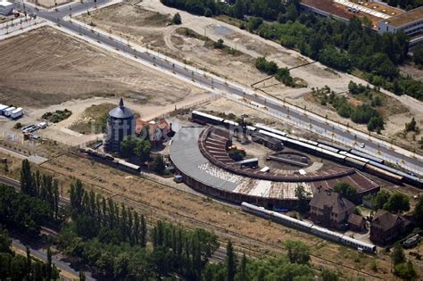 Berlin Von Oben Gleisanlagen Am Rundschuppen Triebfahrzeughalle Des