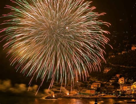 Guida Ai Fuochi D Artificio In Liguria Riviera Dei Bambini