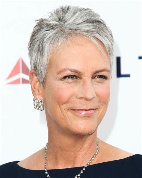 Stylists Share 5 Stunning Short Gray Hairstyles For Women Over 50 To ...