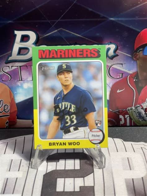 2024 TOPPS HERITAGE MINI VARIATION DE COULEUR SP 245 Bryan Woo