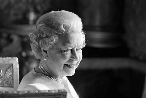 The Look Of Legendary Photographer Jane Bown Portrait Queen