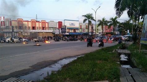 Gegara Blokade Jalan Di Bundaran Tank Anduonohu Kendari Sultra Polisi