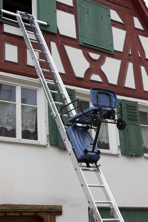 Para Ladder Manual Lift