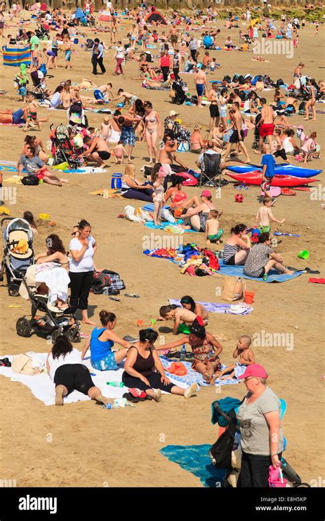 Beach Enjoying Exterior Hi Res Stock Photography And Images Alamy