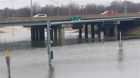 Days Of Flooding Closes Roads Forces Evacuations Flood Evacuation